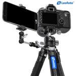 Leofoto LSR-284C Tripod carbon Rapid Ranger met beenklemmen en LH-30 kogelkop in gebruik met camera als voorbeeldopstelling.
