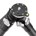 Leofoto LS-365CEX Tripod bovenaanzicht nivelleerbasis met 3/8-inch schroefdraad en waterpas.