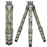 Leofoto LS-365CEX Tripod Realtree Camo naast half uitgeklapte versie met zicht op camo-patroon.