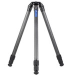 Leofoto LM-323C Tripod carbon Summit volledig opgesteld met rubber/spike-voeten.
