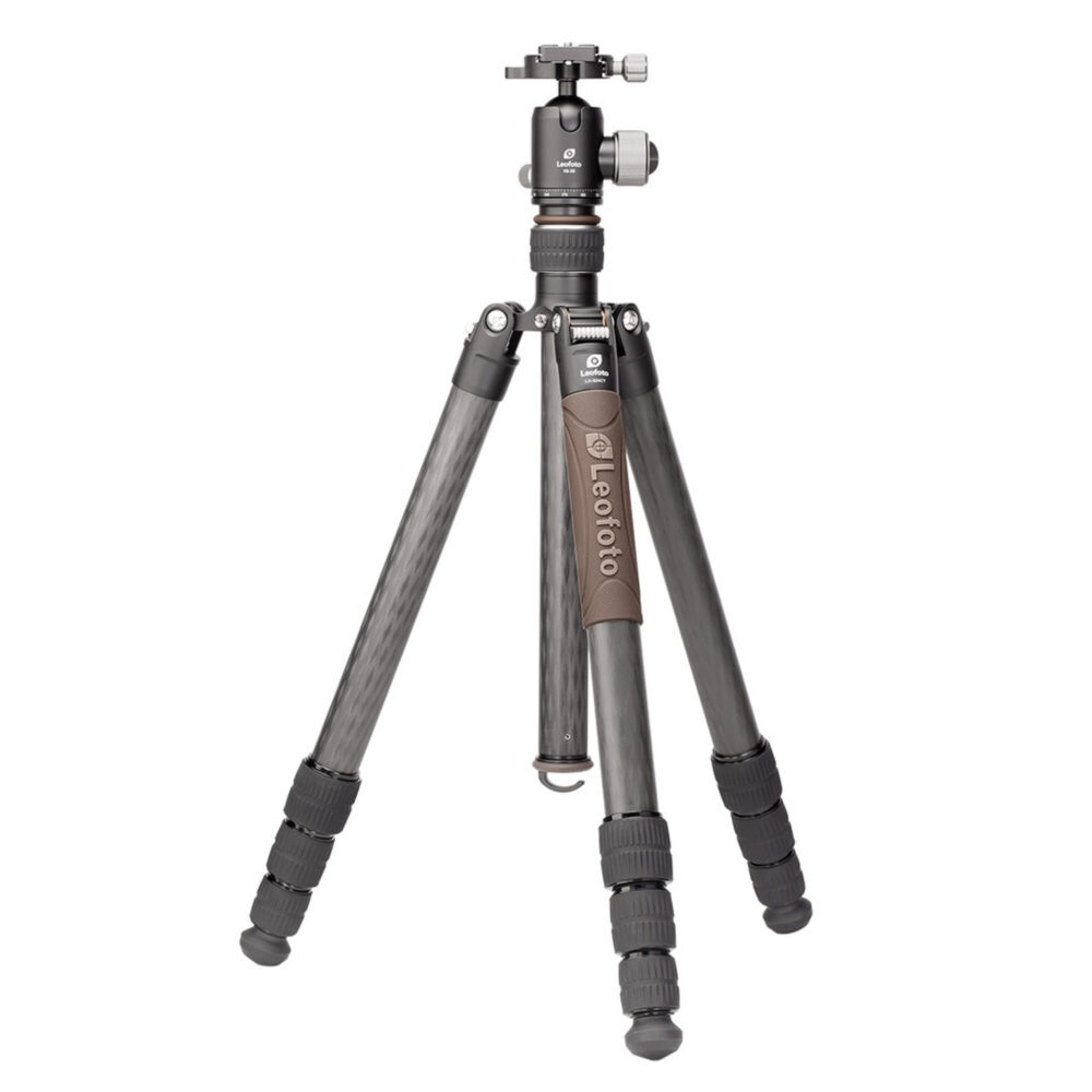 Leofoto LX-324CT Tripod volledig uitgeklapt met kogelkop XB-38.