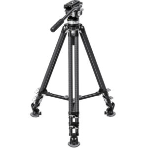 Leofoto LVC-253 Tripod carbon dubbelbuis met BV-15 videokop, vrijstaand in studio.