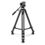 Leofoto LVC-253C Tripod carbon dubbelbuis vrijstaand in studio met BV-20 videokop.