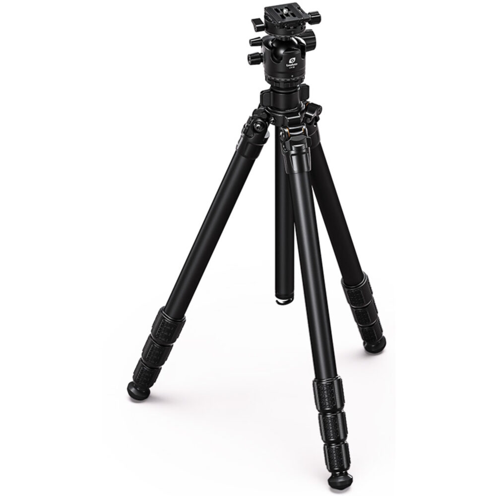 Leofoto LG-284C Tripod met LH-36R kogelkop zwart volledig uitgeklapt op productfoto.