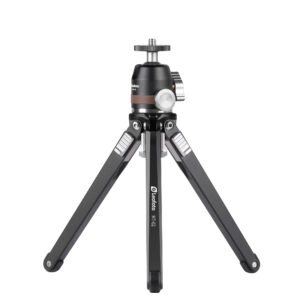 Leofoto MT-02+MBH-19 Tafelstatief compact zwart aluminium mini-statief met MBH-19 balhoofd en snelkoppelingsplaat rechtop opgesteld.