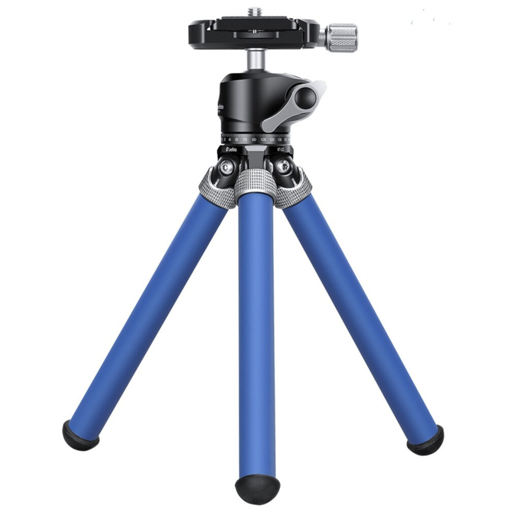 Leofoto MT-02C+LH-22 Tafelstatief blauw volledig uitgeklapt op drie poten met gemonteerde LH-22 kogelkop.