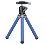 Leofoto MT-02C+LH-22 Tafelstatief blauw volledig uitgeklapt op drie poten met gemonteerde LH-22 kogelkop.