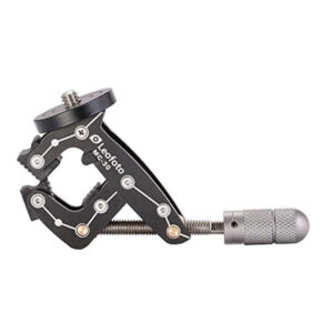 Leofoto MC-30 Klemstatief zijaanzicht van zwarte aluminium klem met 1/4-inch cameraskroef en roestvrijstalen stelschroef met geribbelde knop.