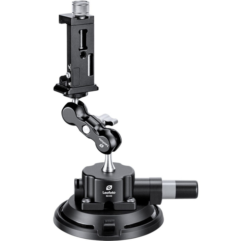 Leofoto SC-02 Statief Kit grote zuignap met scharnierarm en PC-90II smartphonehouder verticaal gemonteerd.