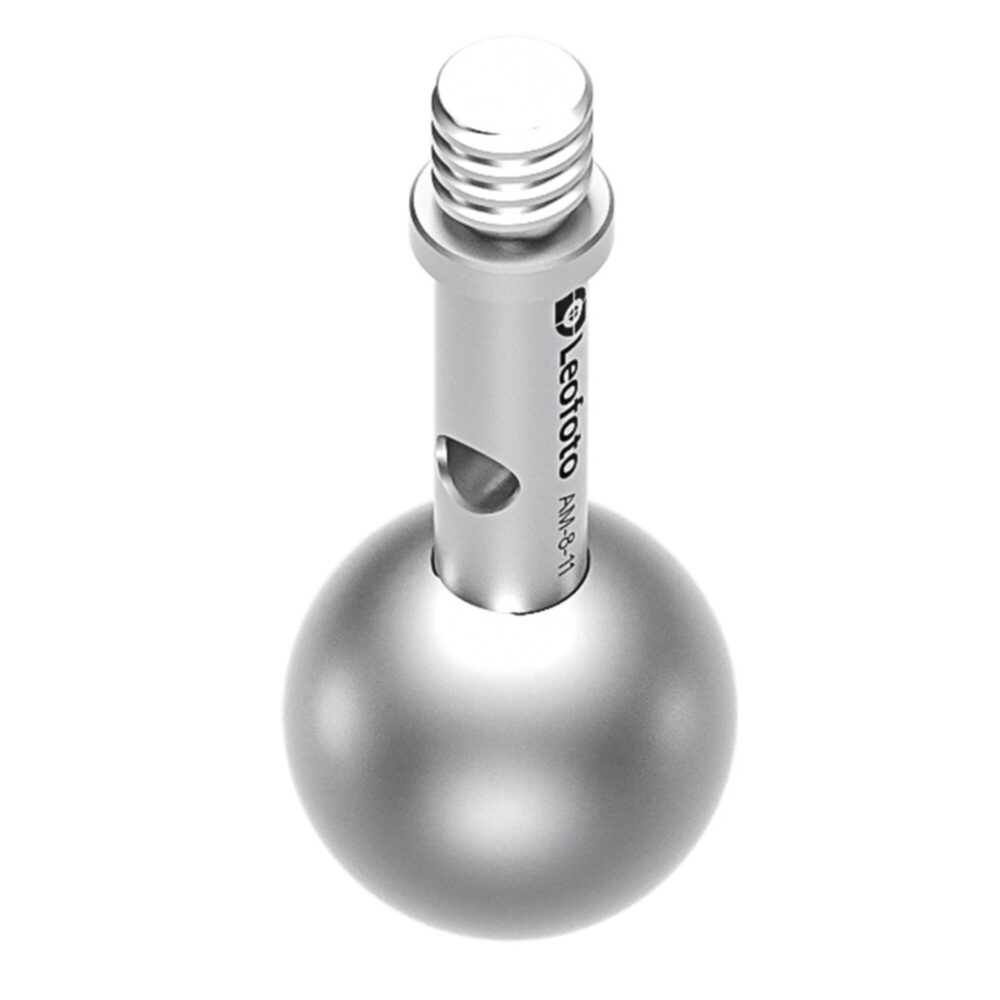 Leofoto AM‑8‑11 scharnierende close-up van zilveren kogel met verticale 1/4-inch schroef en Leofoto logo.