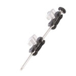Leofoto AM-1L multi-scharnierende arm lange aluminium magic arm met twee zilveren klemmen en 1/4-inch schroef, diagonaal op witte achtergrond.