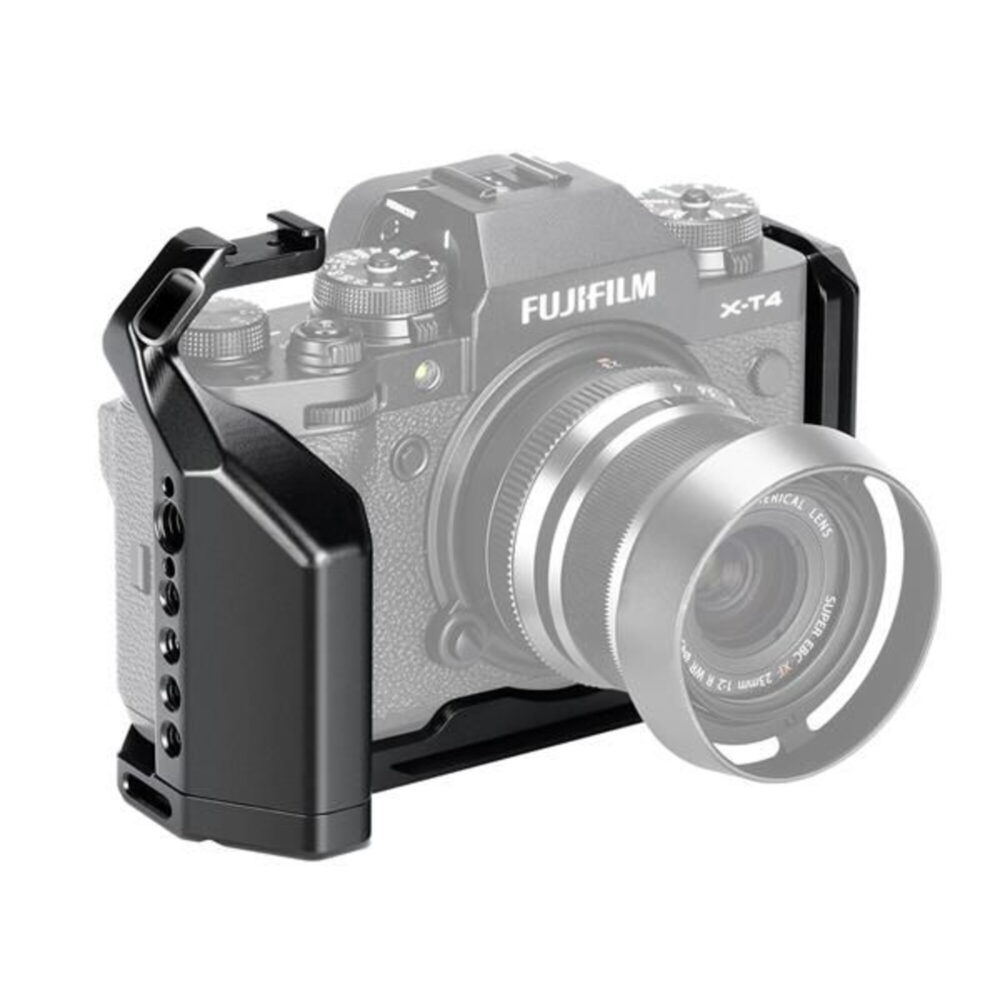 Leofoto LPF-XT4 L-bevestiging op Fujifilm X-T4 camera met lens, halftransparante body en zichtbare extra handgreep.