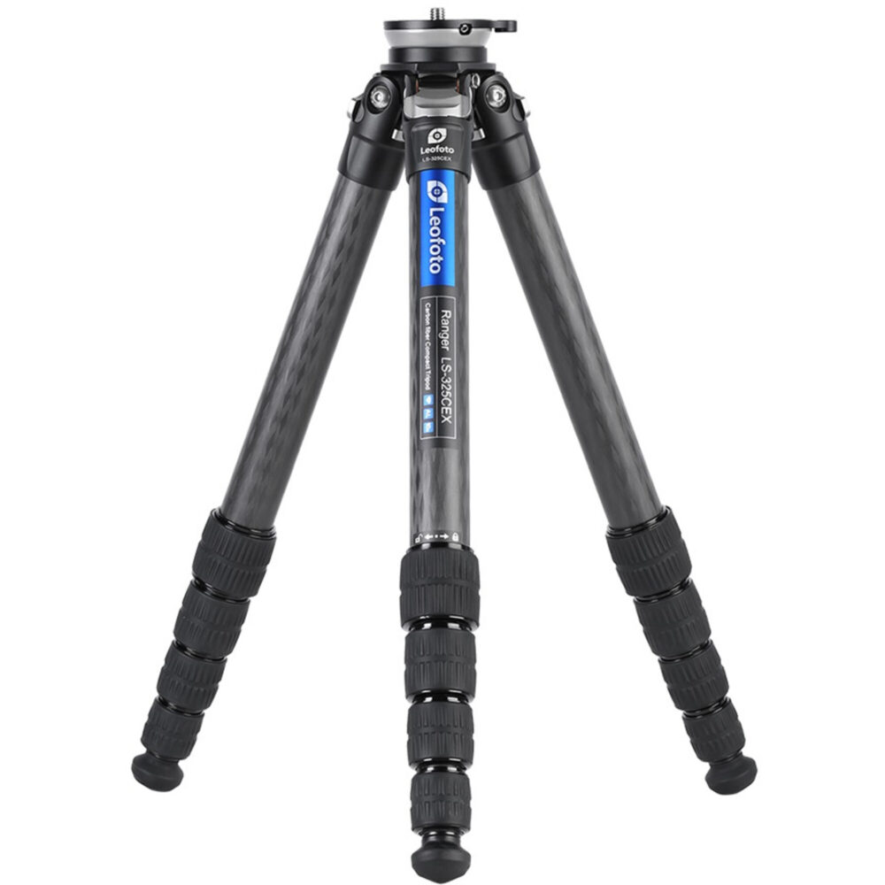 Leofoto LS-325CEX Tripod volledig uitgeklapt carbon Ranger-statief met vierdelige poten.