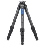 Leofoto LS-325CEX Tripod volledig uitgeklapt carbon Ranger-statief met vierdelige poten.