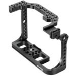 Leofoto EOS R cameracage voor Canon, schuin vooraanzicht van de open aluminium cameracage met Arca-Swiss bodemplaat.