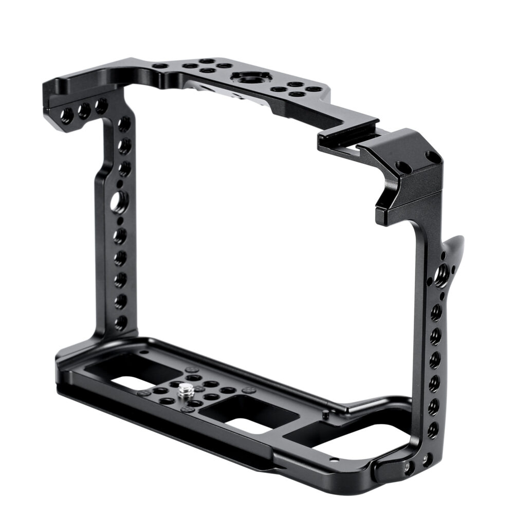 Leofoto S1/S1H/S1R cameracage schuin vooraanzicht met Arca-Swiss bodemplaat en meerdere 1/4-inch montagegaten.