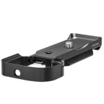 Leofoto ZV-E10 handgreep perspectiefaanzicht van zwarte bodemplaat met geïntegreerde voorste greep en 1/4-inch schroef.