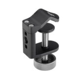 Leofoto UC-02 buisklem vooraanzicht van compacte zwarte buisklem met zilverkleurige schroefknop en klemplaat.