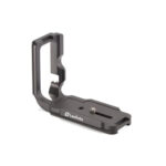 Leofoto LPC-7DN L-Beugel zwarte Arca-Swiss-compatibele aluminium L-plaat met 1/4-inch cameraschroef op witte achtergrond.