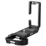 Leofoto LPF-X-H2 L-bevestiging schuin vooraanzicht met lange basisplaat, verticale L-winkel en 1/4-inch cameraschroef.