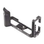 Leofoto LPF-XT3 L-bevestiging schuin vooraanzicht met ergonomische grip, Arca-Swiss bodemplaat en verticale L-zijplaat.