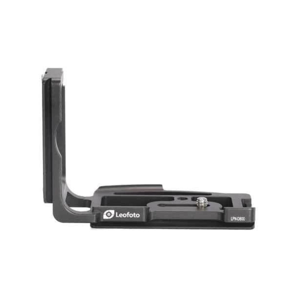 Leofoto LPN-D800 L-bevestiging zijaanzicht met basisplaat, opstaande L-zijde en 1/4-inch statiefschroef op witte achtergrond.