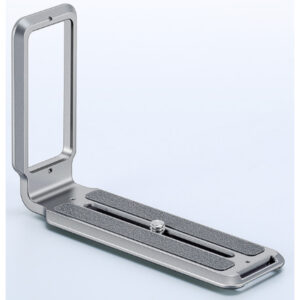 Leofoto UL-01T L-bevestiging titanium statiefplaat in L-vorm staand op witte achtergrond.