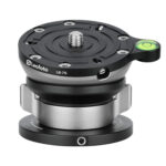 Leofoto LB-75 nivelleerinrichting vooraanzicht van 75mm leveling base met 3/8-inch schroef en groene waterpaslibel op de topplaat.