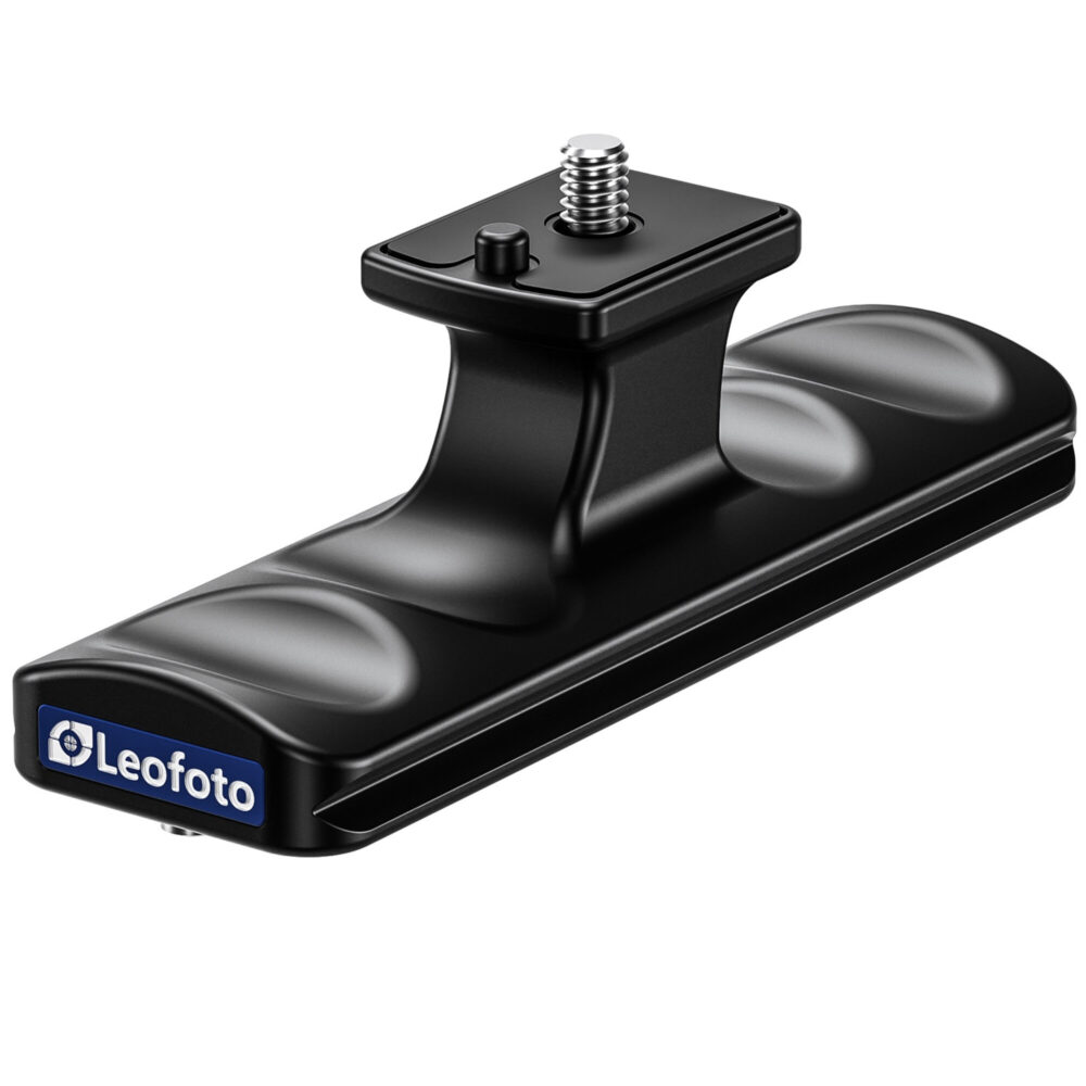 Leofoto CF-08 objectiefvoet vooraanzicht met 1/4-inch schroef op verhoogde steun en Arca-Swiss zwaluwstaartbasis.