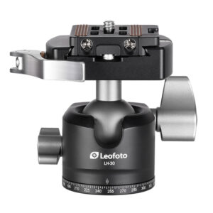 Leofoto LH-30LR statiefkogelkop vooraanzicht met open LR-hefboomklem, NP-50 snelwisselplaat en panoramaskala op de basis.