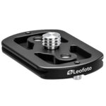 Leofoto P-BV10 snelwisselplaat close-up van zwarte Arca-Swiss basisplaat met 3/8-inch schroef en borgpinnen.