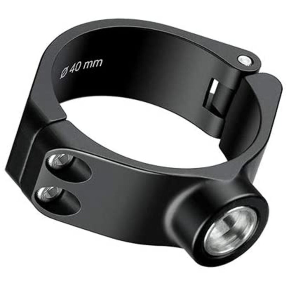 Leofoto QDC-40 QD-bus zwarte aluminium klem voor 40mm statiefpoot met geïntegreerde QD-aansluiting op witte achtergrond.
