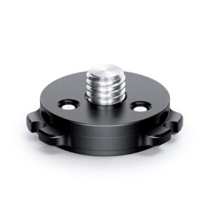 Leofoto Q45 snelwisselplaat close-up van zwarte ronde quick-link plaat met 3/8-inch statiefschroef.