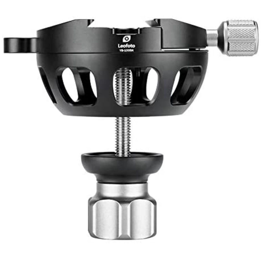 Leofoto YB-100SK nivelleerinrichting zijaanzicht met opengewerkte 100mm videohalfschaal, centrale schroef, korte handgreep en Arca-Swiss snelklem.