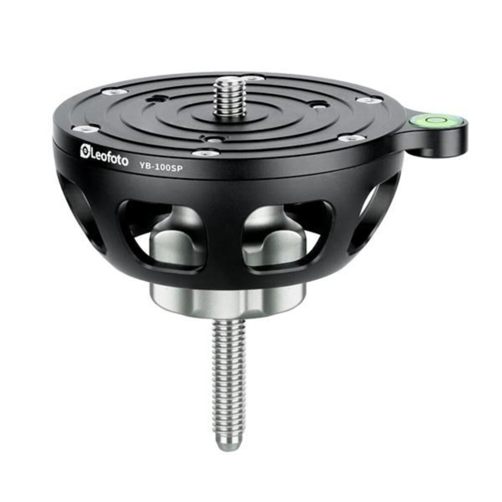 Leofoto YB-100SP nivelleerinrichting zijaanzicht met opengewerkte 100mm videohalfschaal, lange centreerschroef en geïntegreerde waterpas.