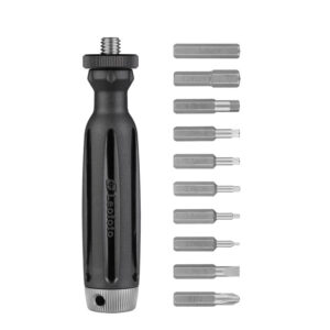 Leofoto multifunctioneel gereedschap LMT-10 met losse schroef- en inbusbits naast de zwarte handgreep op witte achtergrond.