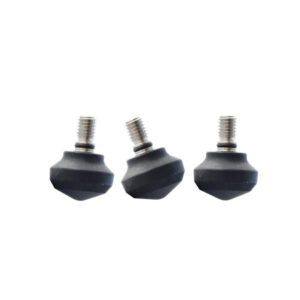 Leofoto LF-13 statiefvoet set van drie zwarte rubberen statiefvoeten met 1/4-inch schroefdraad op witte achtergrond.