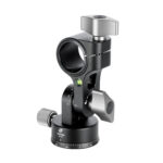Leofoto HX-28 Uitbreidadapter zijaanzicht van de zwarte kanteladapter met waterpas, vergrendelknoppen en opening voor de middenkolom op witte achtergrond.