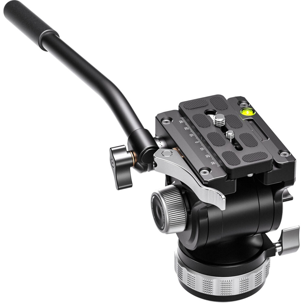 Leofoto BV-15L Videokop zijaanzicht met gemonteerde lange bedieningsarm en Arca-Swiss snelkoppelplaat.