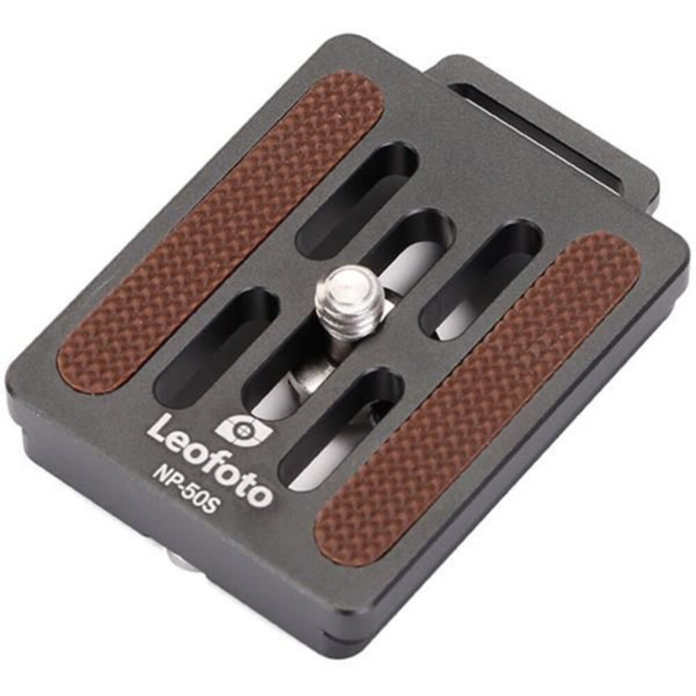 Leofoto NP-50S Schnellwechselplatte bovenaanzicht met antislip rubberinlays en centrale schroef