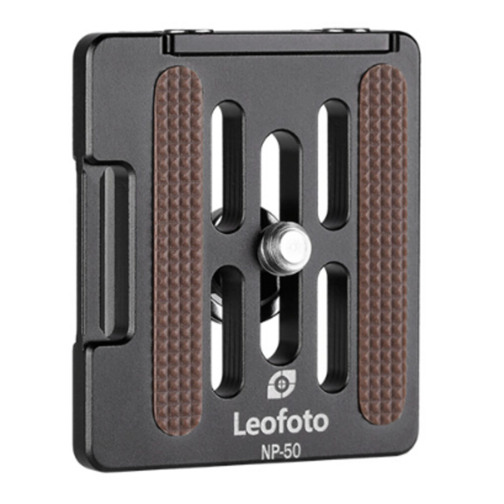 Leofoto NP-50 Snelkoppelingsplaat bovenaanzicht met rubberinlays, schaal en schroef