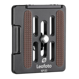 Leofoto NP-50 Snelkoppelingsplaat bovenaanzicht met rubberinlays, schaal en schroef