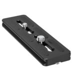 Leofoto PLA-130 Snelkoppelingsplaat bovenaanzicht met antislip-inlays en bevestigingssleuven