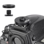 Leofoto FA-02 Hotshoe-Adapter gemonteerd op camera met los getoonde bovenring en schroefadapter.