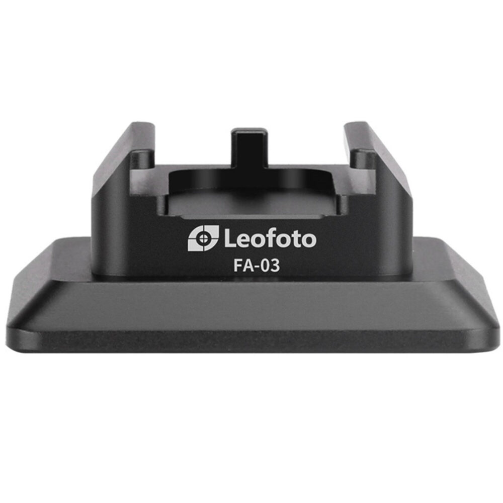 Leofoto FA-03 Hotshoe-Adapter bovenaanzicht met Arca-Swiss compatibele snelkoppelingsvoet