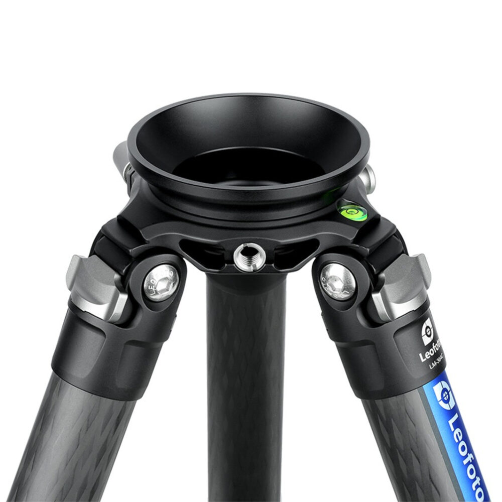 Leofoto BA-100L gemonteerd op statievat van Leofoto Mountain-serie met 75mm aansluiting