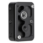 Leofoto GS-1 Adapterplaat close-up van de onderzijde met 1/4" schroefdraad en uitsparingen