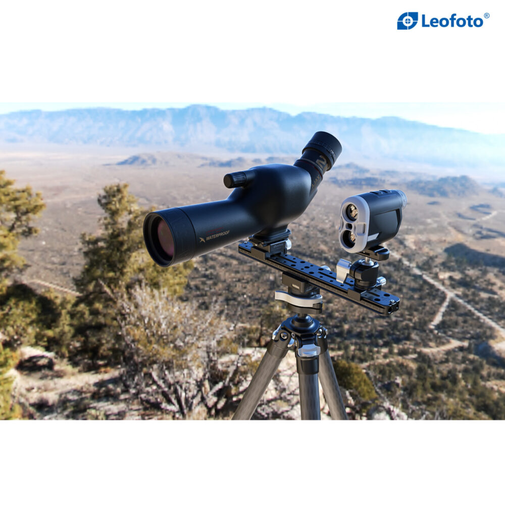 Leofoto FDM-03 Dubbele Houder praktijkfoto met spotting scope en tweede optiek op statief voor observatie