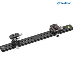 Leofoto FDM-04 Dubbele Houder zijaanzicht van rail met LH-22 balhoofd en gemonteerde klemmen