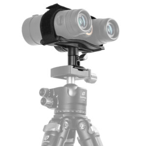 Leofoto BC-04 Stativadapter verrekijker gemonteerd op statiefkop met adapter voor stabiele observatie.